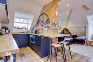 Photo 16- click for photo gallery